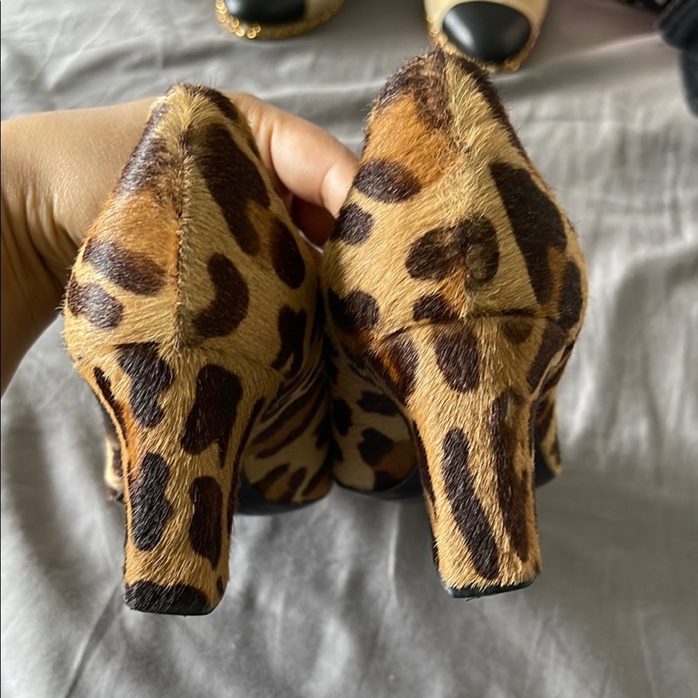 Prada Brown Tan Heels with Elegant Design - Picture 2 of 9